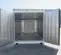 Puertas de carga abiertas mostrando el interior de un contenedor para almacenamiento refrigerado