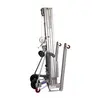 Elevador de materiales manual de 16 – 18 ft Genie plateado