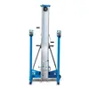 Elevador de materiales manual Genie de 700 – 1,000 lb y 13 – 15 ft azul y plateado
