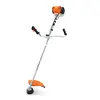 Cortadora de maleza, a gasolina STIHL naranja, negra, blanca y plateada