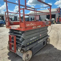 Elevador de tijera Skyjack SJIII4632 2015