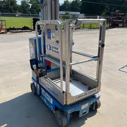 2017 Genie GR-20 Self-Propelled One-Person Lift